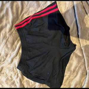 black shorts with red lines brandy melville
worn a few time - great condition